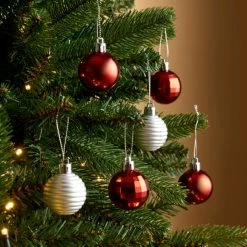 Coupon 🔔 Dunelm Pack of 6 Red and White Baubles ✔️